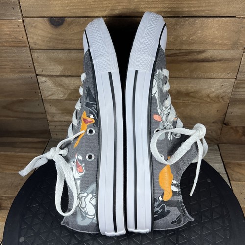 Converse Chuck Taylor All Star Womens Size 7 Lo Looney Tunes Daffy Bugs Sneakers - Picture 8 of 10