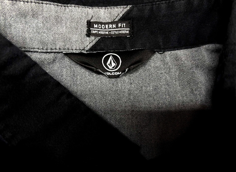 Volcom Mens Button Front Short Sleeve Cotton Poly Elastane Black Shirt L - Image 4 of 4