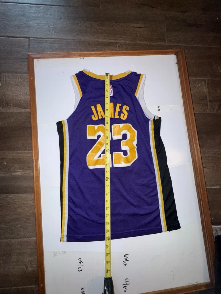 Lakers LeBron James Nike Púrpura #23 Swingman S Kobe Bobblehead & Carmelo FLUX Foto 4 de 4