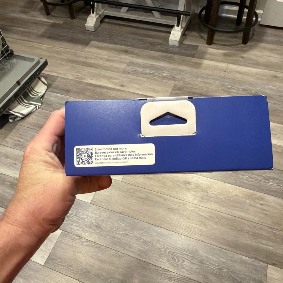 Sony PS5 DualSense Controller Astro Bot Limited Edition NEW SEALED IN HAND - Image 3 of 4