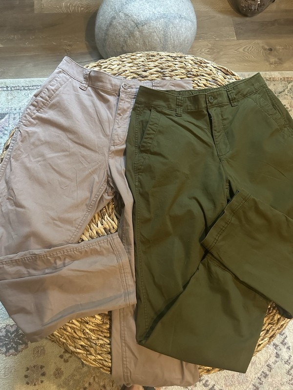 Old Navy OG Chino M Women’s Elastic Back Zipper Fly 2 Pairs Green And Taupe