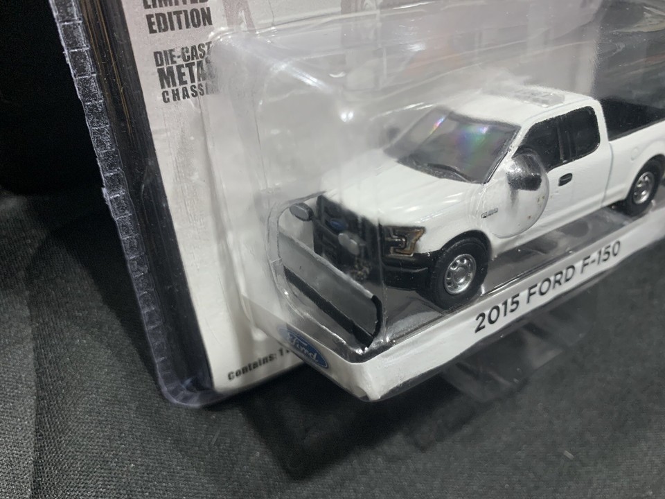 GREENLIGHT 2015 FORD F150 with SNOW PLOW & ROOF LIGHT eBay