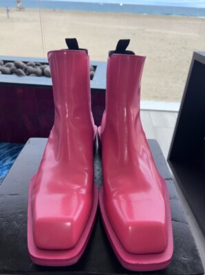 ALEXANDER MCQUEEN ANKLE BOOTS. MENS SIZE 43. Made in Italy.  Color: Salmon CONDI