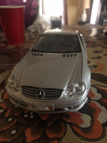 1/18 MAISTO 2003 MERCEDES-BENZ SL55 AMG