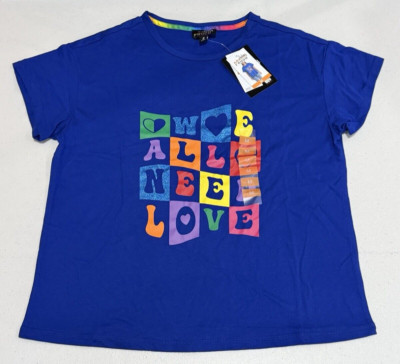 Feeling Proud  T-Shirt with Hearts ''We All Need Love'' Size Medium New