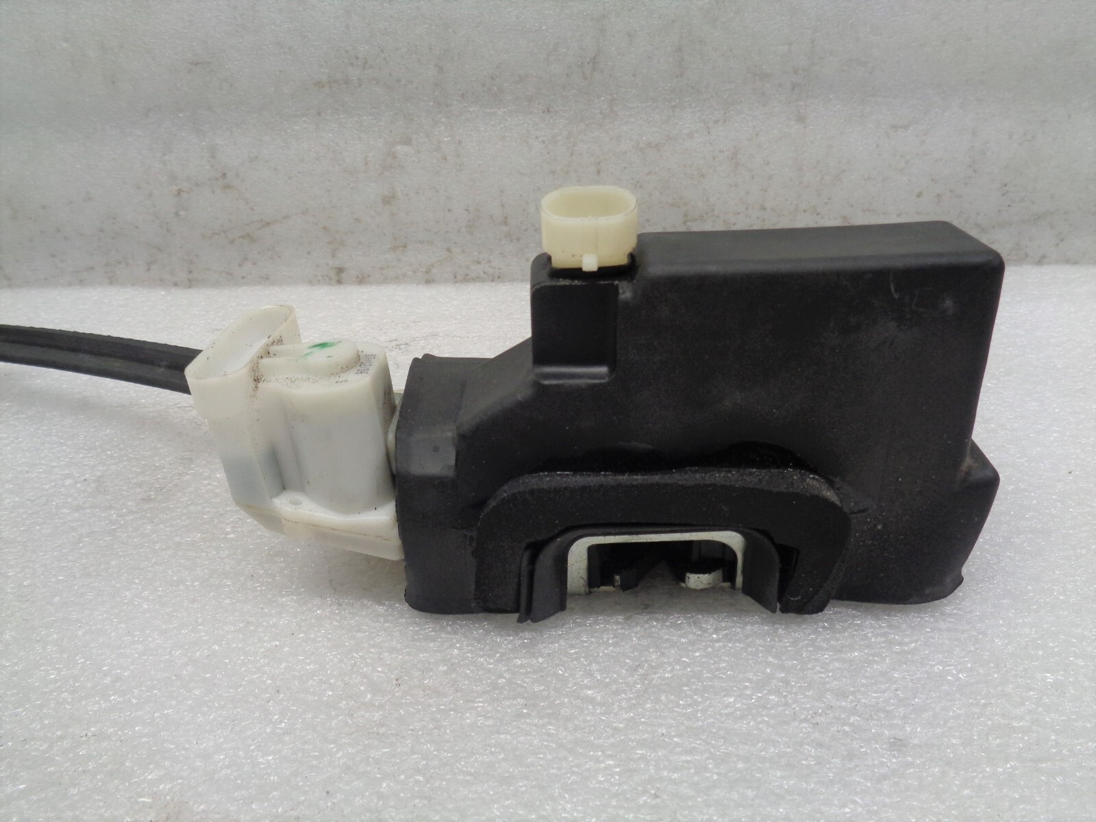 04-08 Maserati Quattroporte Rear Right Door Lock Latch Actuator OEM AK2209246