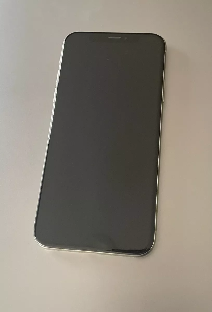 Apple iPhone X - 64GB - Silver (Unlocked) A1901 (GSM) (CA)