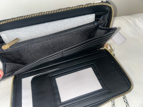 NEW! NWT BETSEY JOHNSON Skull Zip Around Wristlet Wallet XOZIPP Black/White - Picture 4 of 4