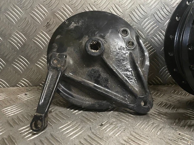 HONDA CB750 K back wheel hub and brake plate - Image 2 of 4