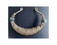 Rare Torque spiralé "Kafir" du Nouristan – Afghanistan, fin XIXe siècle.