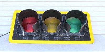 Dialight 3 Gang Stop Light 52'' Tall- Metal- 4331210003XLF   #S-61