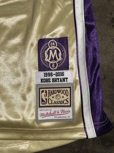 Camiseta Mitchell & Ness Kobe Bryant Los Angeles Lakers Gold HOF Auténtica Talla 44L - Imagen 7 de 12