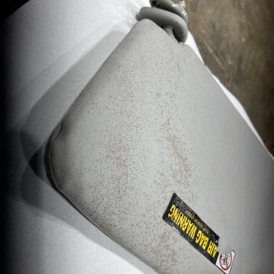 2008 Honda Element EX Front Right Passenger Side Sun Visor OEM E10032 - Изображение 4 из 4