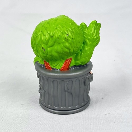 Sesame Street Oscar the Grouch with Garbage Truck Dump Truck Playskool 2010 - Picture 16 of 20