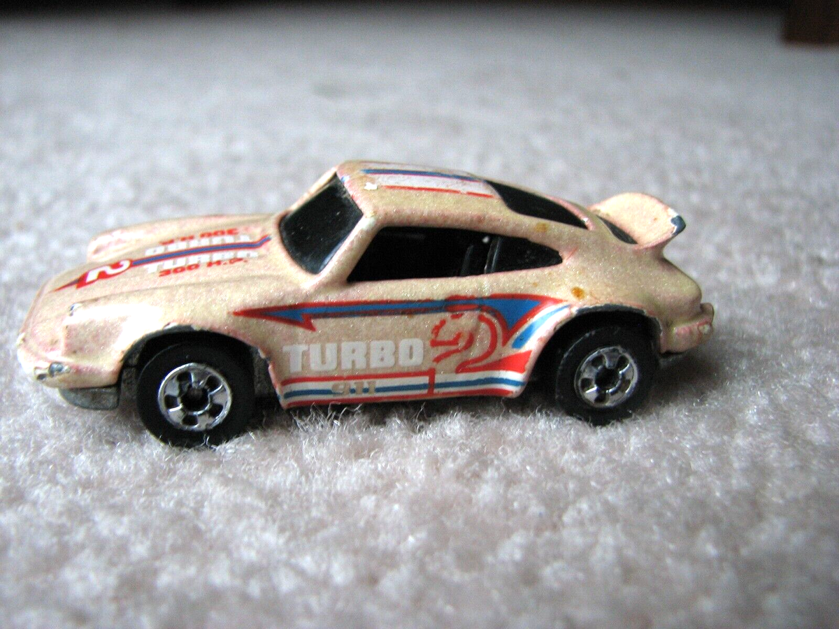 Vintage 1974 Hot Wheels PORSCHE TURBO 2 300 HP P-911 Color Racer