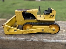 VTG NYLINT BIG CATERPILLAR BULLDOZER IN YELLOW PRESSED STEEL TOY 1960s