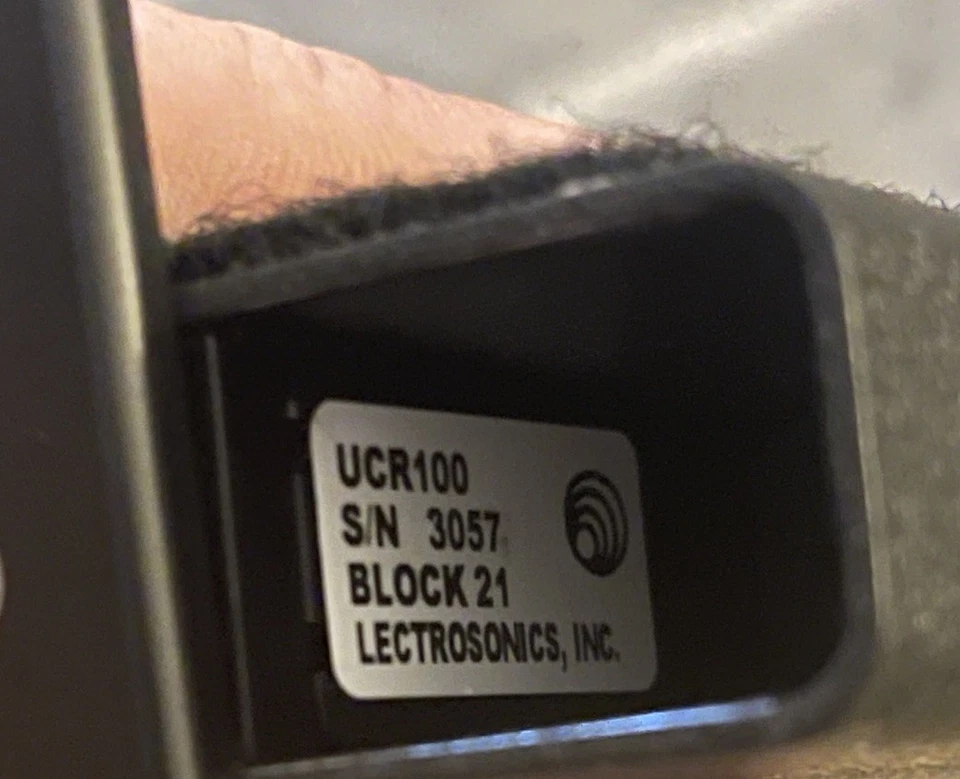 Lectrosonics UCR100 and UM100 Transmitter/Receiver wireless mic kit BLOCK 21 - Image 4 of 4