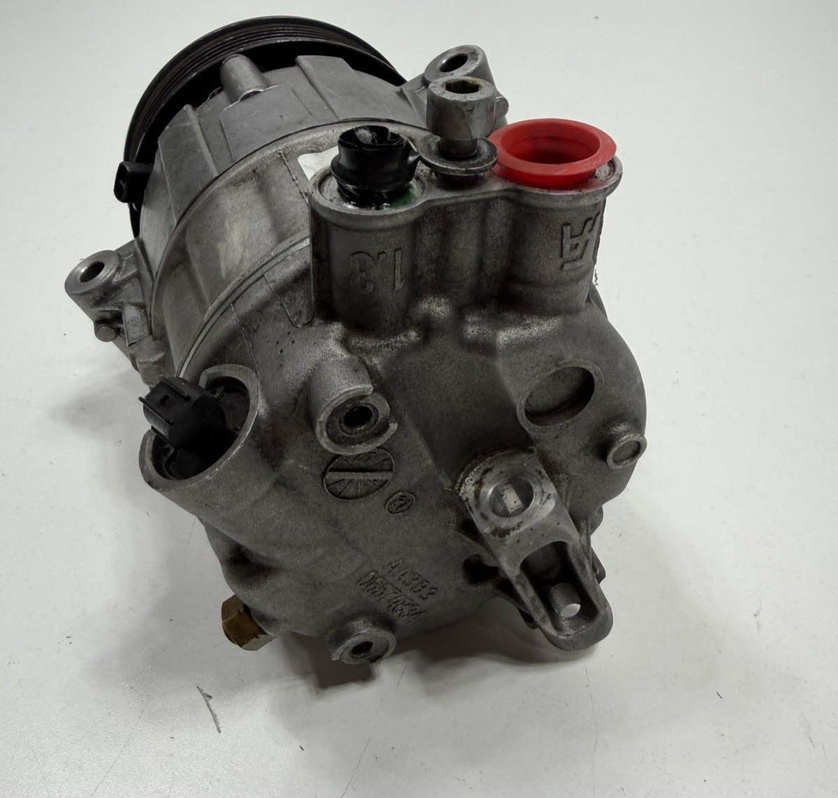 Maserati Ghibli 2014-2021 Compressor with bracket