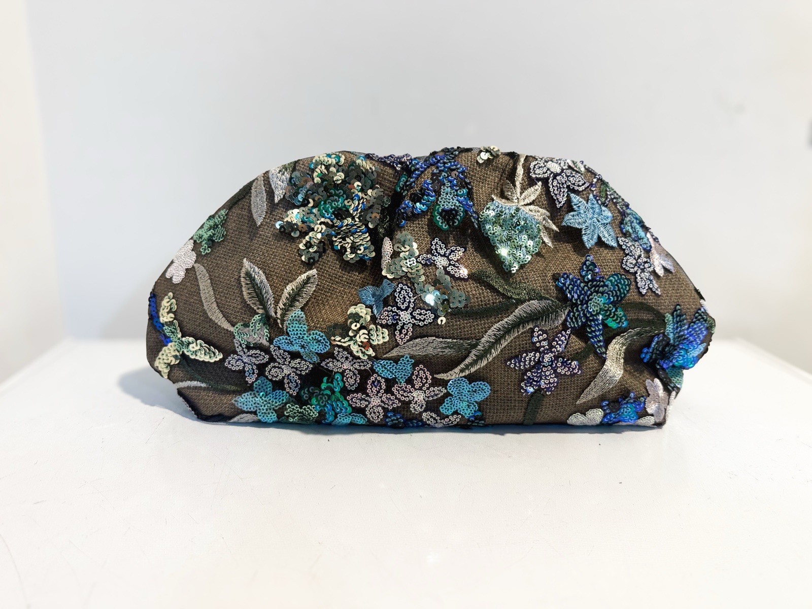 Bolso sin asas floral de lentejuelas con superposición de tul, monedero de noche invitado de boda