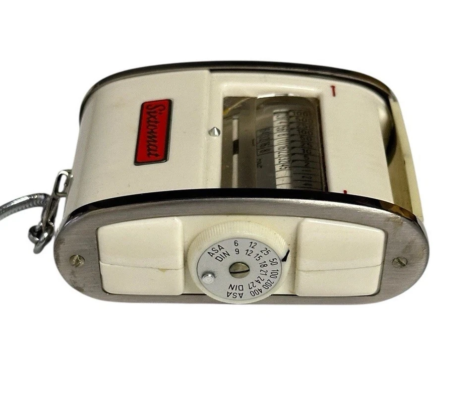 Medidor de luz de selenio vintage Gossen Sixtomat con estuche y cadena Foto 2 de 4