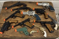 Lot Of 12 Vintage Paratrooper Miniature Luger Pistol No.1117  Others Hong Kong