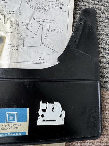 GENUINE UNUSED NOS GM VAUXHALL CAVALIER MK1 FRONT & REAR MUD FLAPS 2 And 4 Door - Picture 3 of 18
