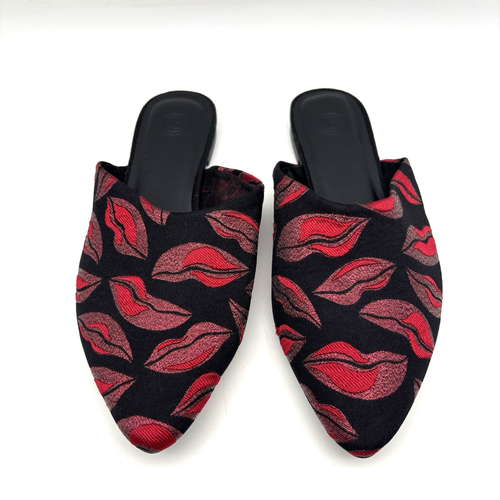NUOVE ballerine Urban Outfitters bacio metallizzato stampa labbra ricamate schiena aperta taglia 6M - Foto 2 di 16