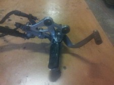 Platine avant droite avec pédale et maitre cylindre HONDA CBR 1000 F SC25