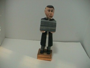 JUDGE IN ROBE COURT ROOM HAND CARVED WOOD DECOY ON WOOD BASE MADE IN SHELBY OHIO