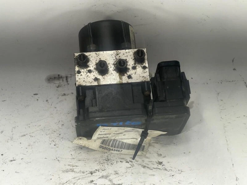 2011 Chrysler Town & Country ABS Anti-Lock Brake Control Pump Assembly OEM - Imagem 3 de 4