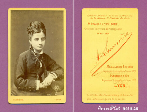 CDV LIGHT À LYON: YOUNG WOMAN IN BUST IN DARK CLOTHES Ref E 25 - Picture 1 of 1