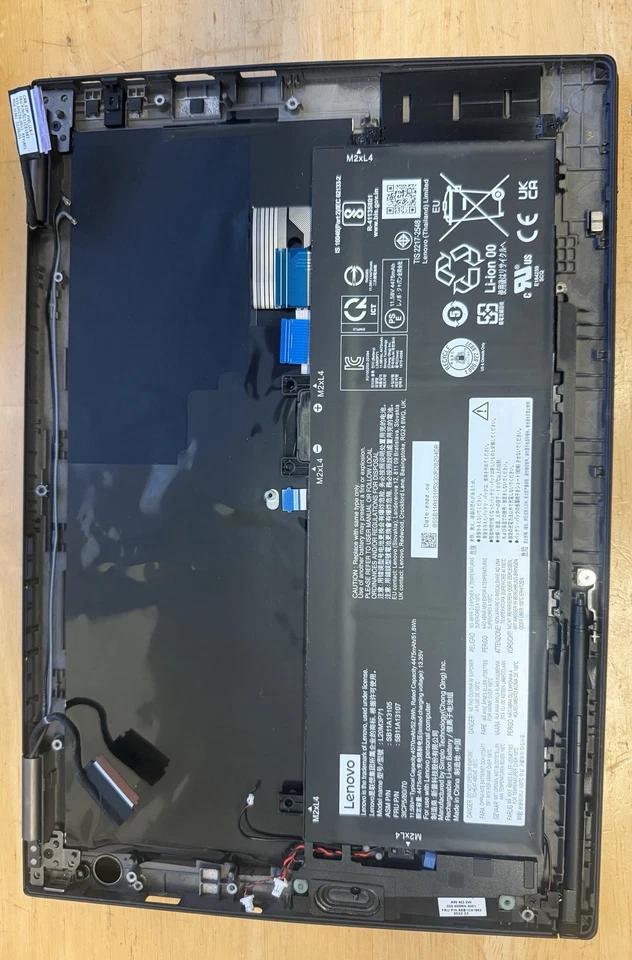 Lenovo Thinkpad X13 Yoga Gen 3 touchscreen corpo completo - Immagine 2 di 3