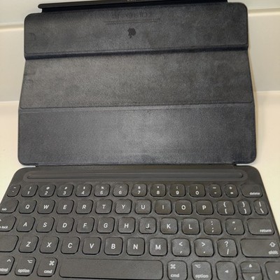 Apple  Smart Keyboard For iPad 7/8/9 And Air3