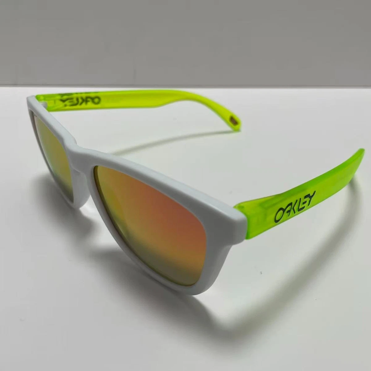 Preços baixos em Oakley frogskins Verde | eBay