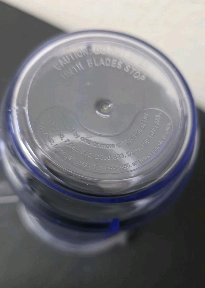 Taza Magic Bullet con tapa para beber. Buen estado. Foto 4 de 4