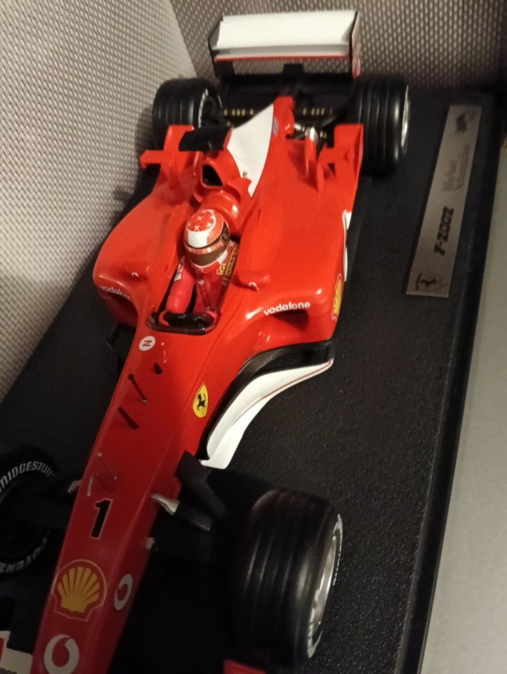 Ferrari F2002 Schumacher 1:18 - Immagine 4 di 4
