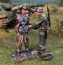 THE COLLECTORS SHOWCASE AMERICAN NORMANDY CS00545 AMERICAN SEARCHING PRISONE MIB