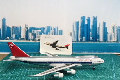 航空機・ヘリコプター NORTHWEST AIRLINES B747-2J9F 1/400