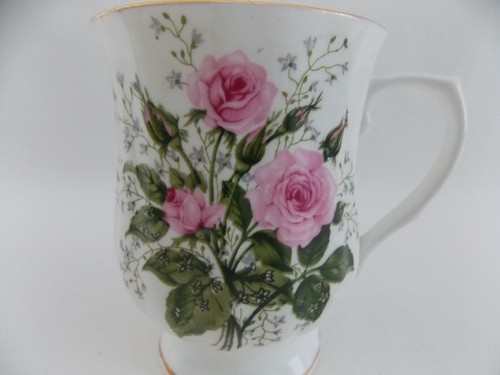 TAZAS CON MANGO DE PORCELANA DE DOS HUESOS "CASTILLO BALMORAL" ADORNO DORADO - Imagen 2 de 9