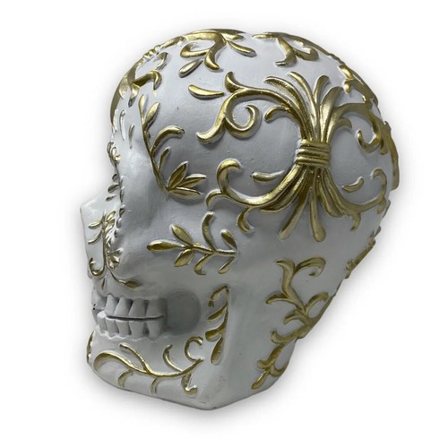 Gothic Halloween Totenkopf Tischdeko weiß & gold verziert Fleur de Lis Wirbel - Bild 3 von 5