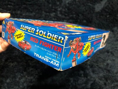 SUPER SOLDIER RED FIGTHER PONTIAC FIREBIRD TRANS AM MODEL AOSHIMA