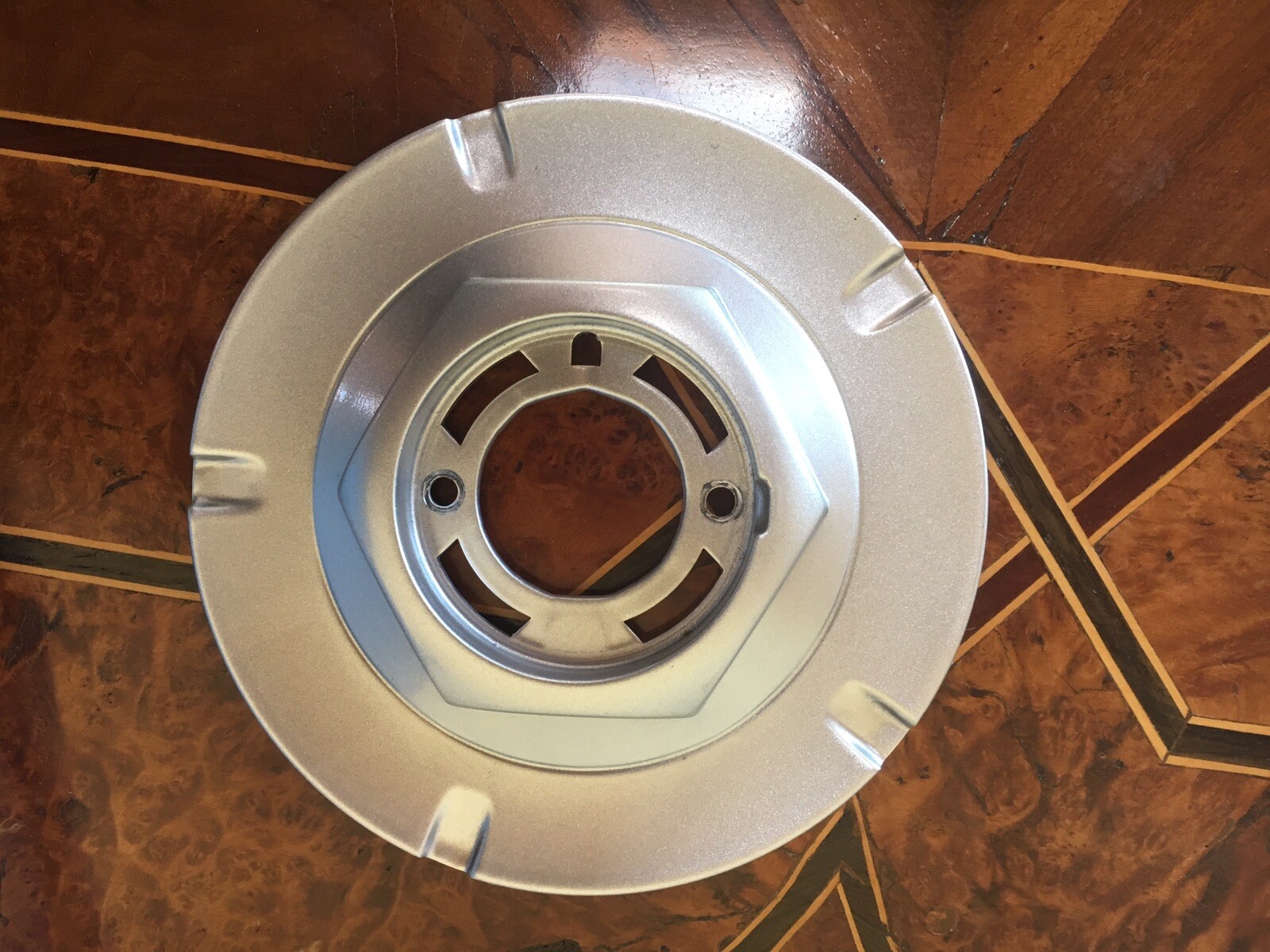 ROLLS ROYCE PHANTOM OEM CHROME PLATED HUBCAP RING NEW 