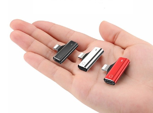 2-in-1 Audio & Charging Adapter Splitter for iPhone 7/8/X/XS – Earphone & Power - Photo 27 sur 31