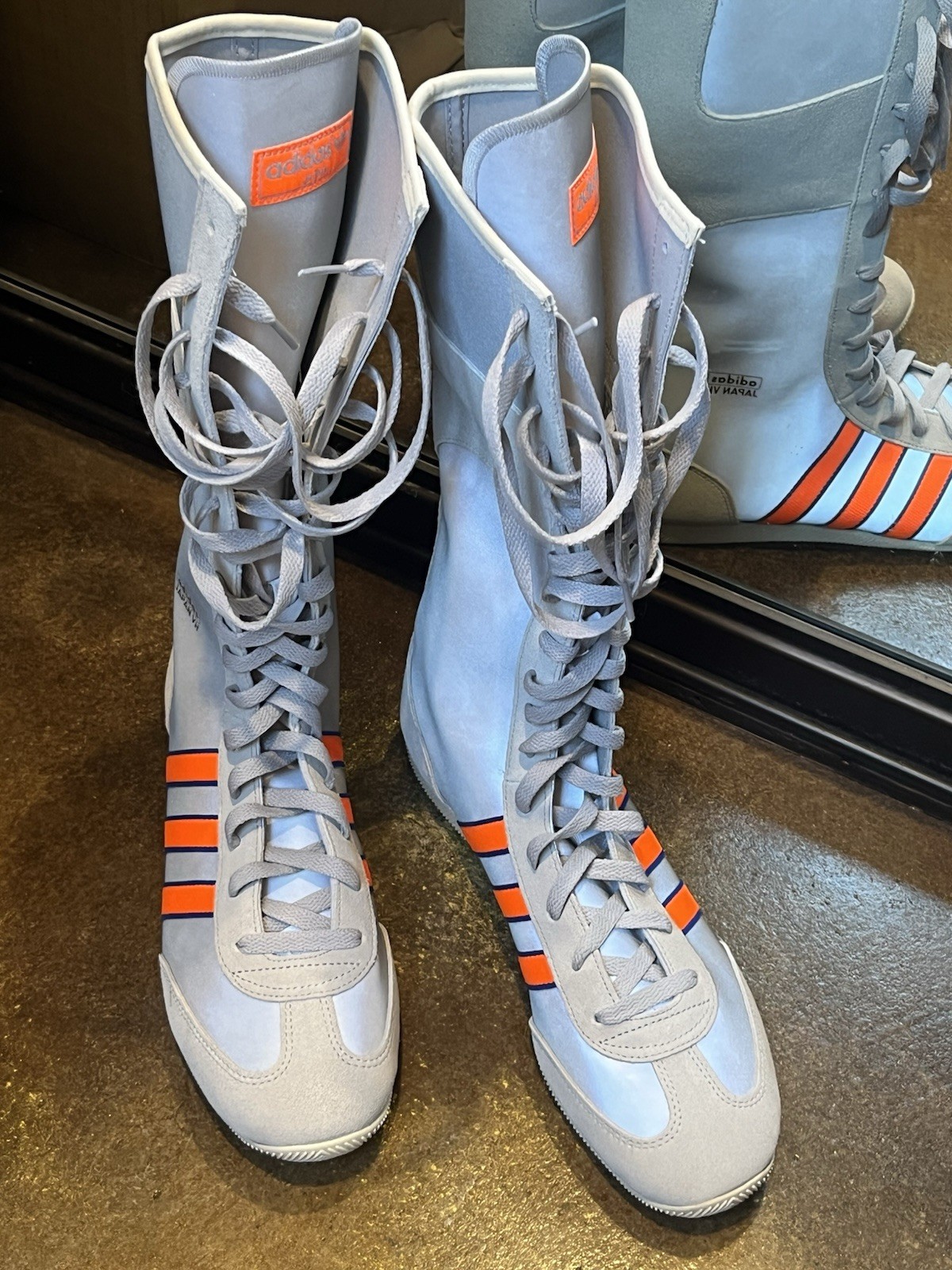 SAOLA Adidas Japan VH IF9636 Stivali da Boxe Donna 10.5 Argento Riflettente Arancione Solare