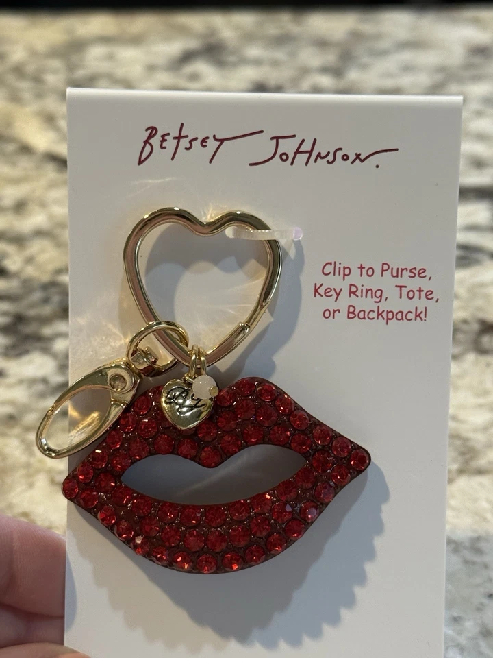 NUEVO BETSEY JOHNSON Estrás Rojo Labios Bolso Dije/Llavero Foto 3 de 4