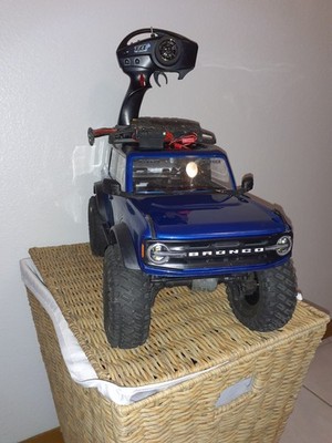 Traxxas trx-4 2021 Ford Bronco Crawler 1/10 Scale W/Lockers/Lights/Charger R2R