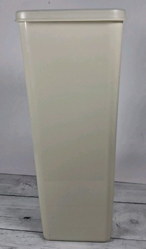 Contenedor de almacenamiento vintage Tupperware Cracker Keeper 1696-3 con bandeja y tapa Velveeta - Imagen 2 de 12