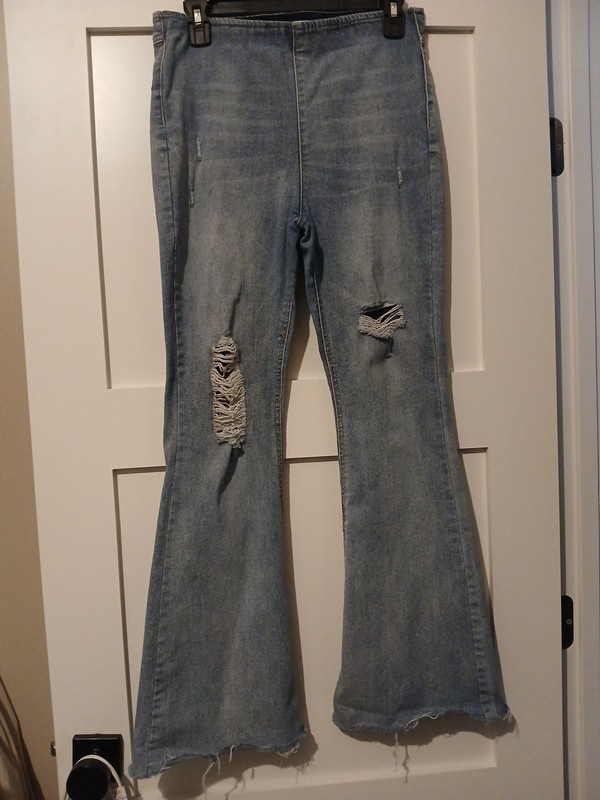 Tinseltown Women's Pull On Ripped Blue Jeans Size 9