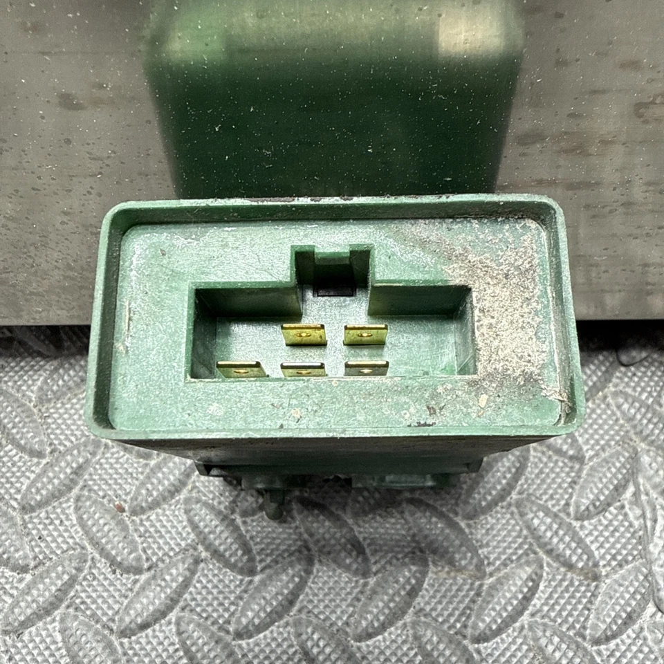 Engine Bay Sensors & Relays 25230-40B10 18955-40F10 1989–1994 Nissan 240SX S13 - Image 4 of 4