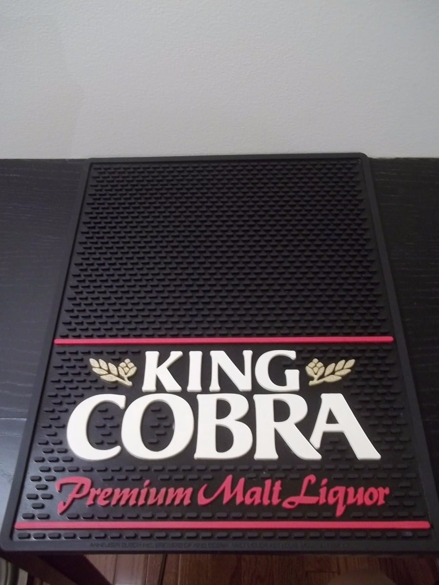 VINTAGE 1988 KING COBRA MALT LIQUOR BEER RUBBER BAR CHANGE/SPILL MAT